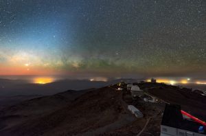 Konjunkce planet Venuše a Jupiteru v zodiakálním světle na observatoři ESO, La Silla, Chile