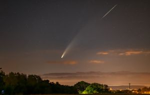 Comet C/2020 F3 NEOWISE and meteor